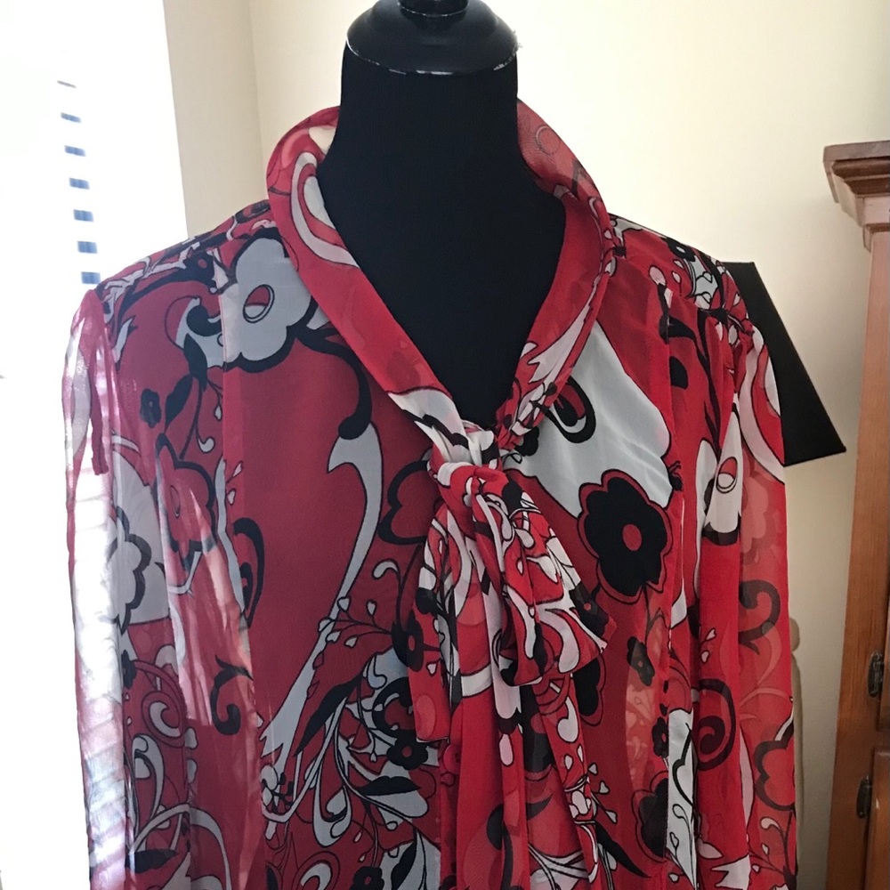 Blouse sheer print